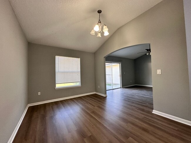 Photo - Fenced four bedroom in Lake Asbury