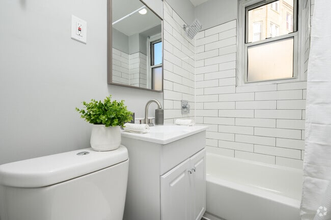 1BR, 1BA - 550SF - Grand Court Apartments