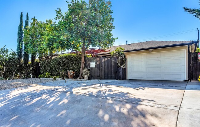 Gated entry - 1029 N California St House