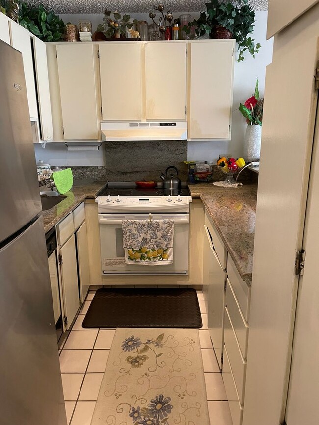 Photo - Chateau Waikiki Unit 2511