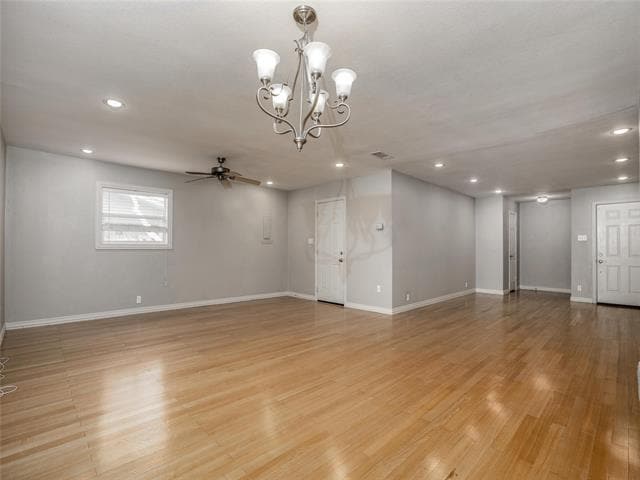 Photo - 917 Warren Way