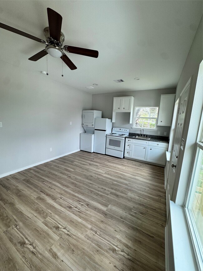 Photo - 103 Lincoln Cedars Dr