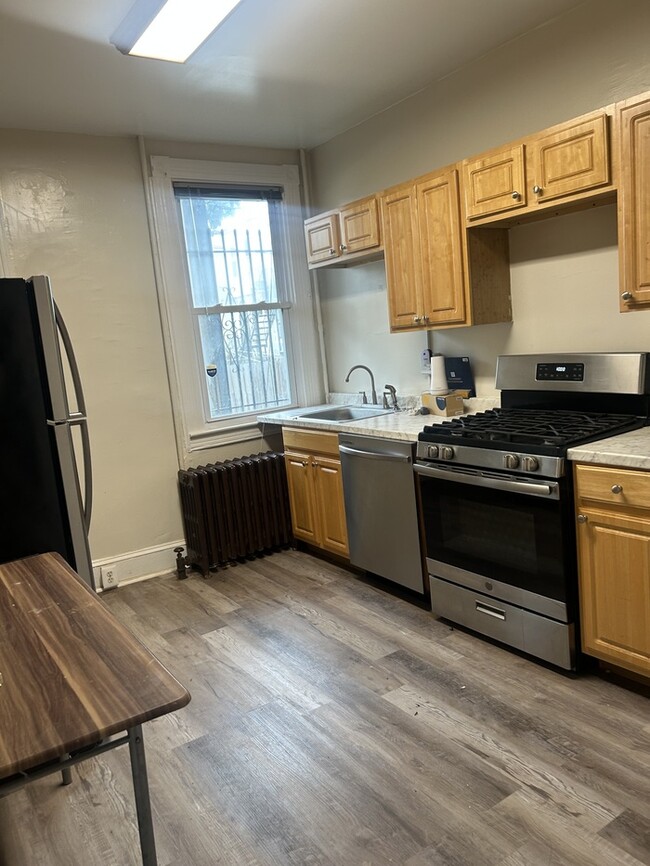 Building Photo - 3 bedroom home