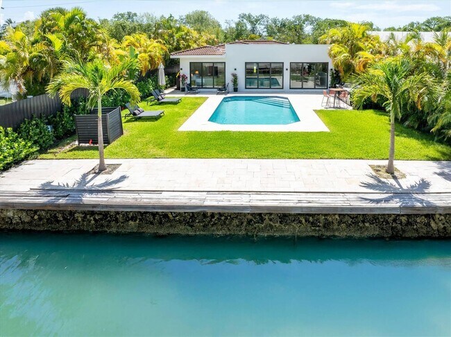 Photo - 7610 Bayside Ln