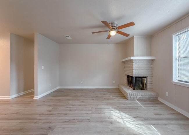 Photo - 3245 Whitney Dr W