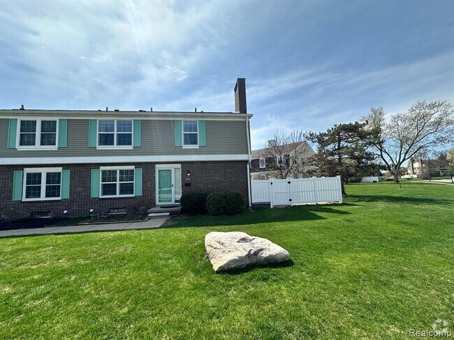Building Photo - 41729 Broquet Dr Rental
