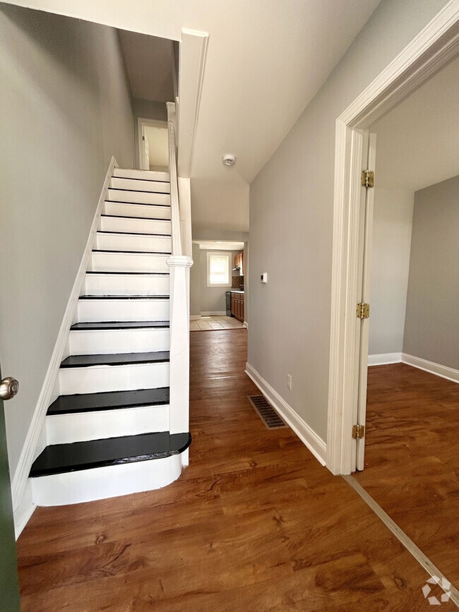 Building Photo - 6615 Gerry St Rental