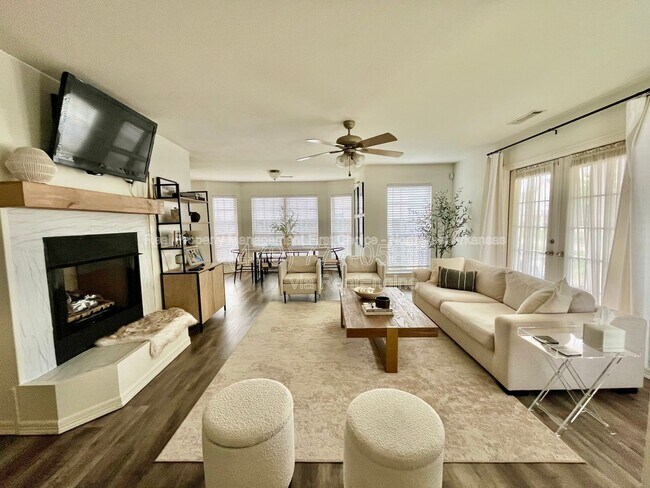 Photo - 2728 Westminster Dr