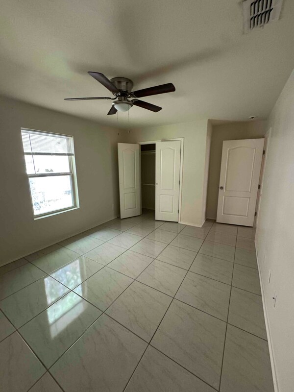 Photo - 1909 Kelly St Unidad F