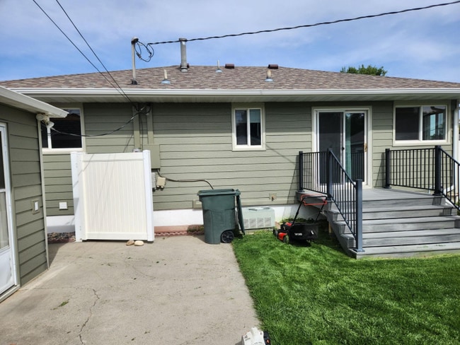 Photo - 1806 Alderson Ave