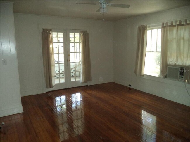 Photo - 750 7th Ave N