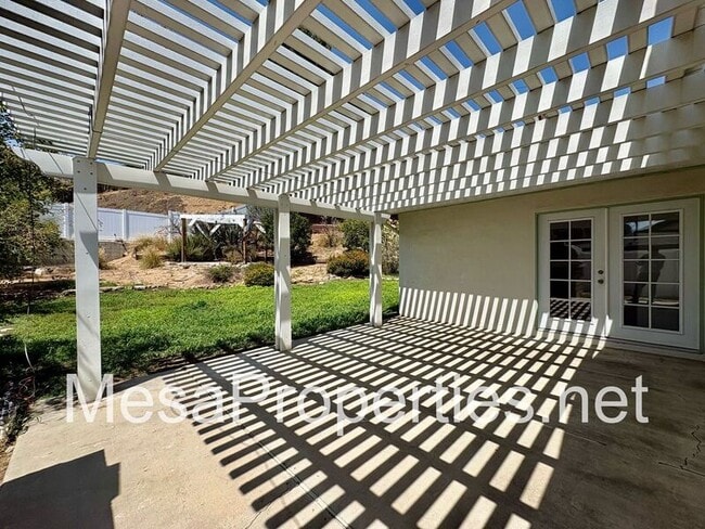 Photo - 561 Spruce St