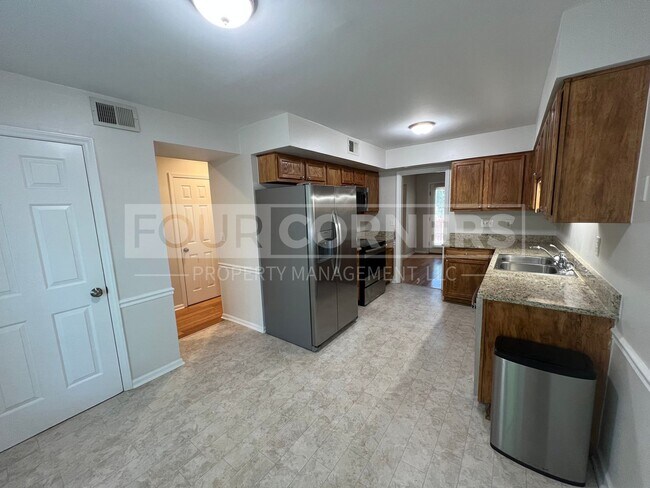 Photo - Beautful 2 Bedroom 2.5 Bath Townhouse