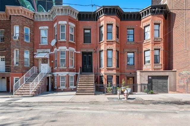 Building Photo - 22 Cottage St