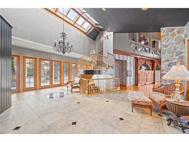 Photo - 1560 Bluff Creek Dr