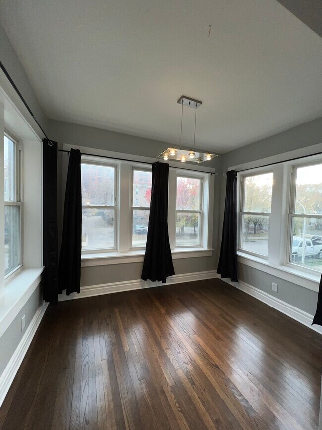 Photo - 3444 W Grenshaw St