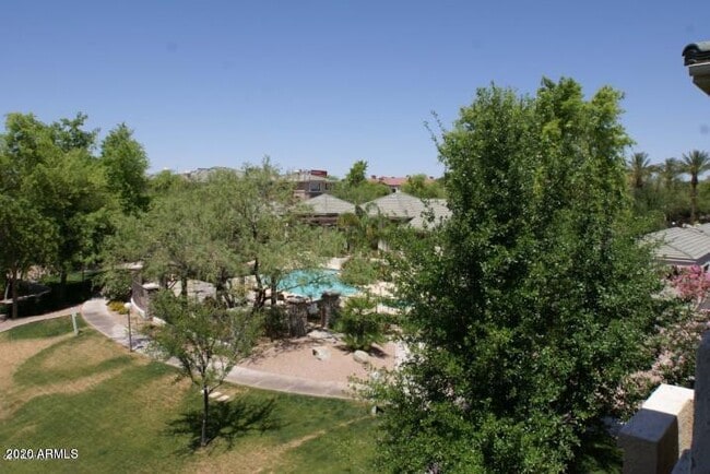 Building Photo - 5345 E Van Buren St Unit 366