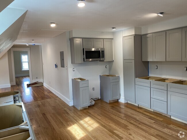 Building Photo - 18 Colberg Ave Unit 3 Rental