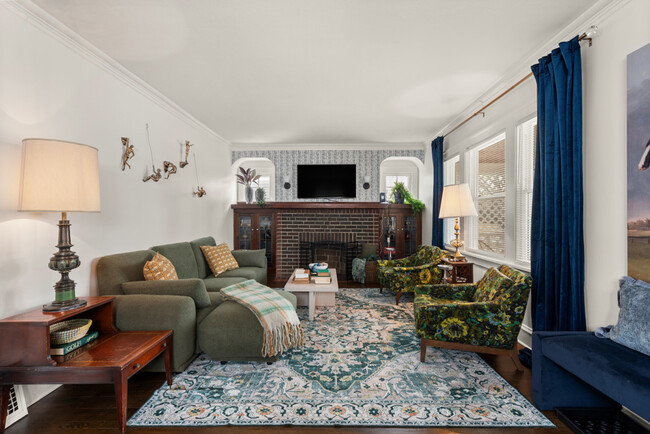 Building Photo - 4040 W 158th St Rental