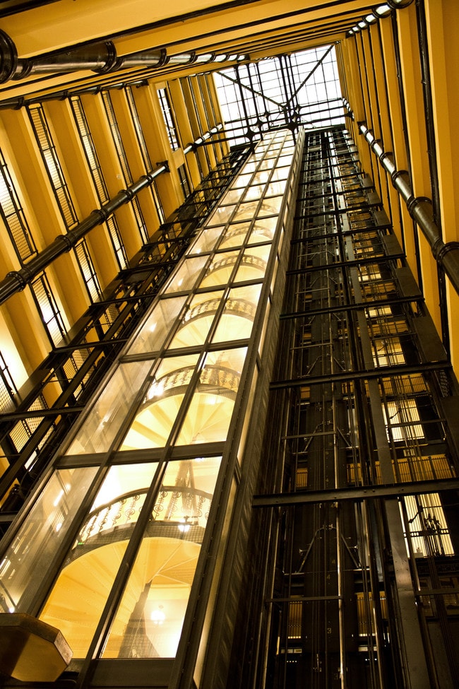 Pioneer Apartments, St Paul - Atrium