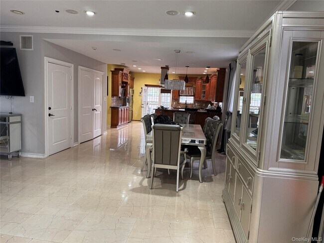 Photo - 65-29 168th St