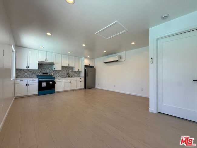 Photo - 9004 Gothic Ave