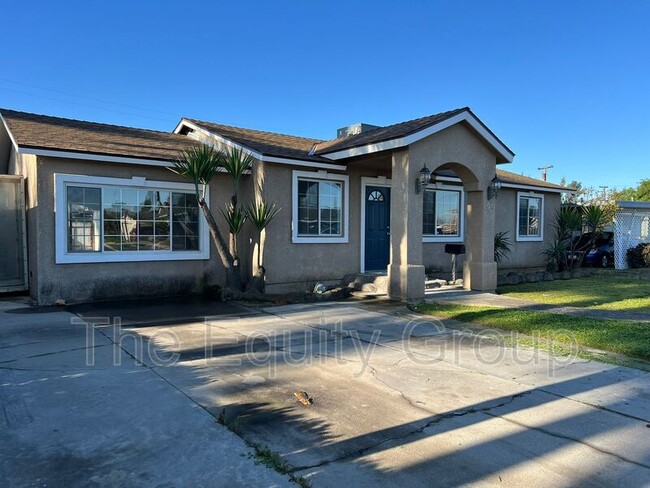 Building Photo - 786 E North Way