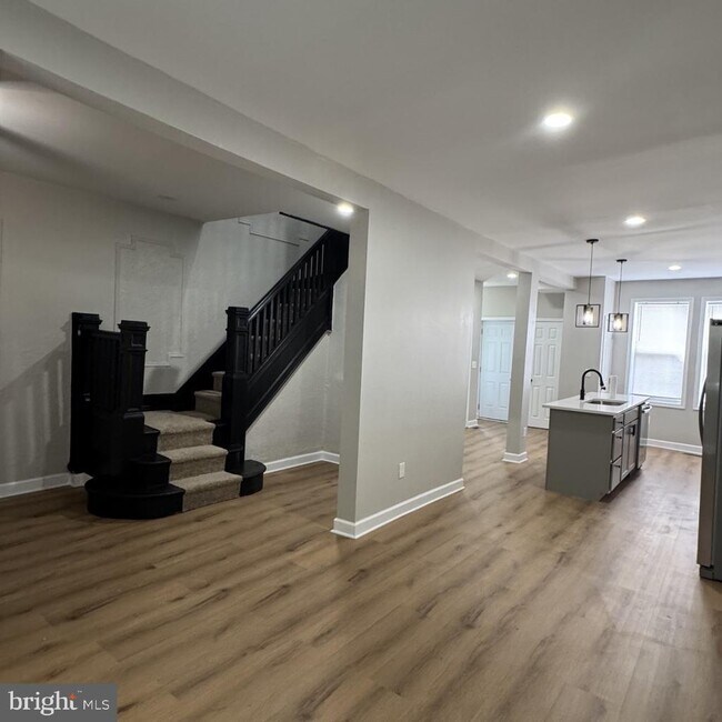 Photo - 2216 Whittier Ave