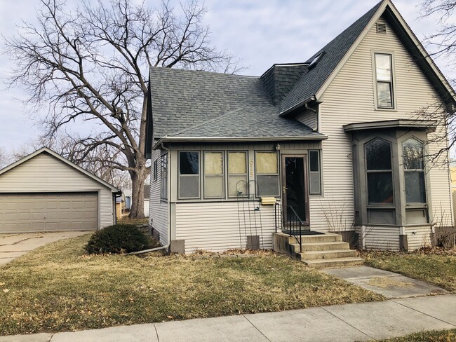Photo - 615 W 2nd St House