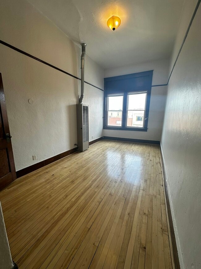 Building Photo - 617 St Joseph St Unit 14