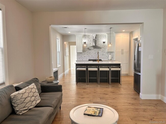 Photo - 549 Piermont Ave