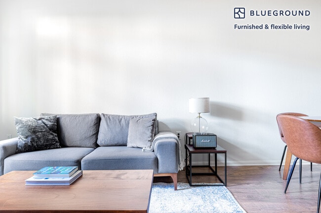 Photo - 8601 Lincoln Blvd Unidad SI FL1-ID411