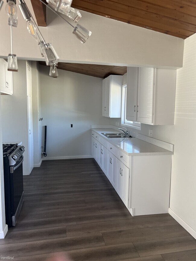 Photo - 2 br, 1 bath 4plex - 622 Pine Avenue 624