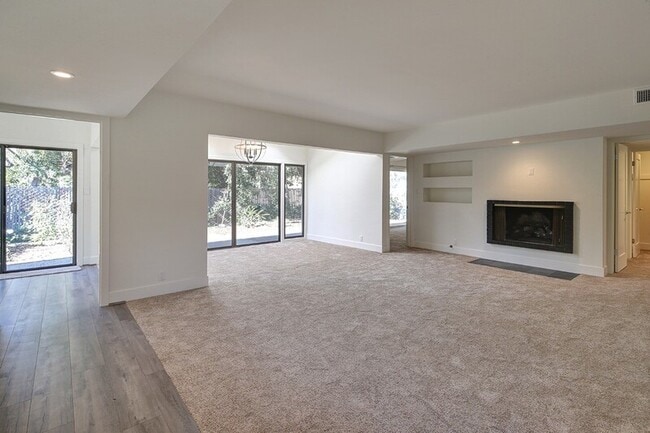 Photo - 287-291 Grace Drive