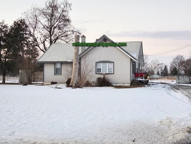 Building Photo - New Listing in Fort Wayne