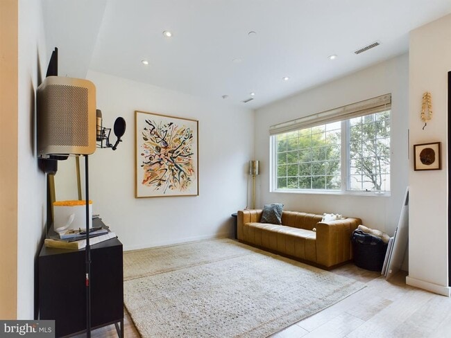 Photo - 1114 Shackamaxon St