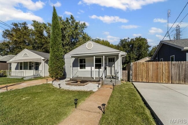 Photo - 2754 Hermitage Ave