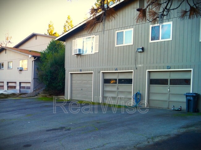 Photo - 1007 NW C St Unit B