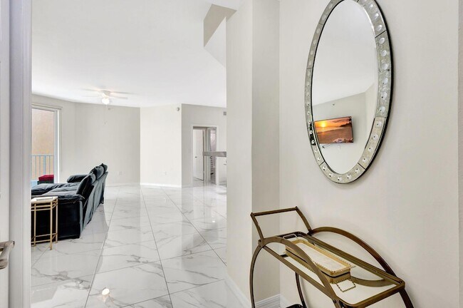 802 W Windward Way Unit 316