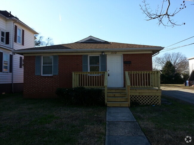 Building Photo - Beautifully Remodeled Home