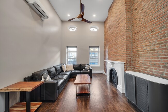 Photo - 214 9th St Unidad # 4A Rental