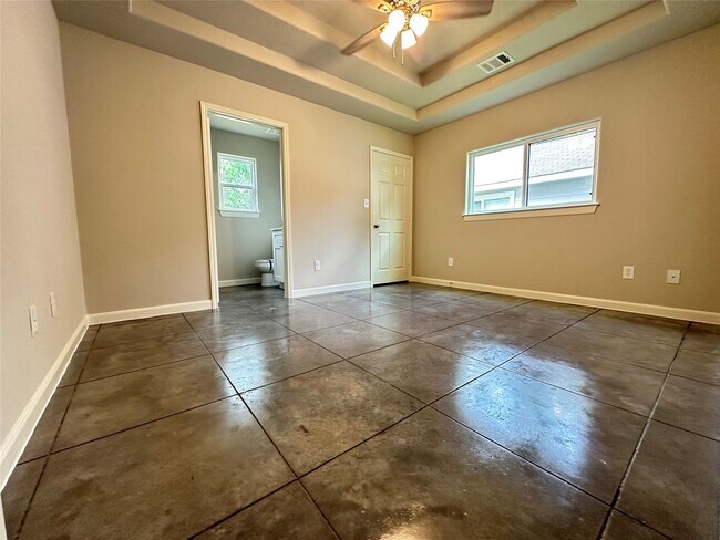 10796 Royal Magnolia Dr