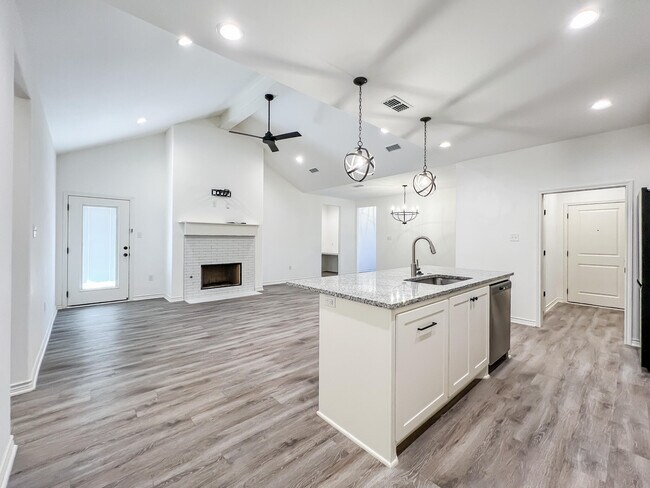 Building Photo - 5917 Harvard St