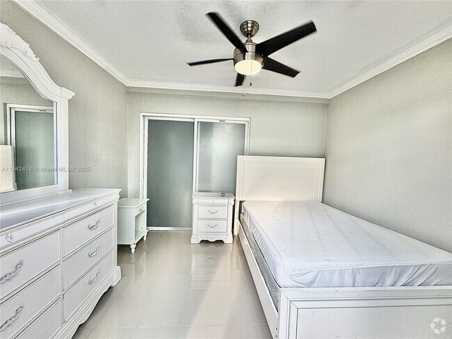 Building Photo - 14850 SW 159th St Unit 1 Rental