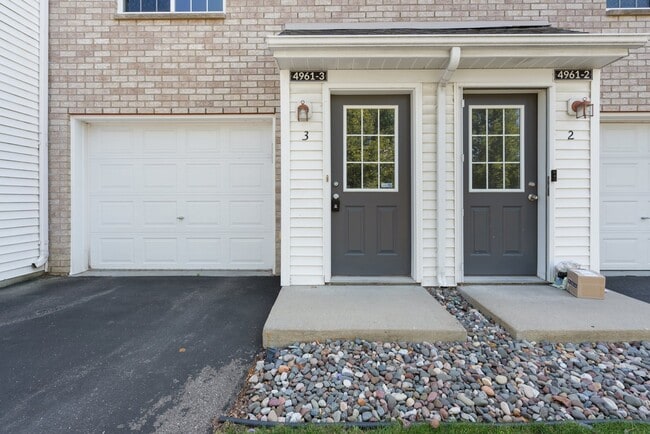 Photo - 4961 Emmit Dr N