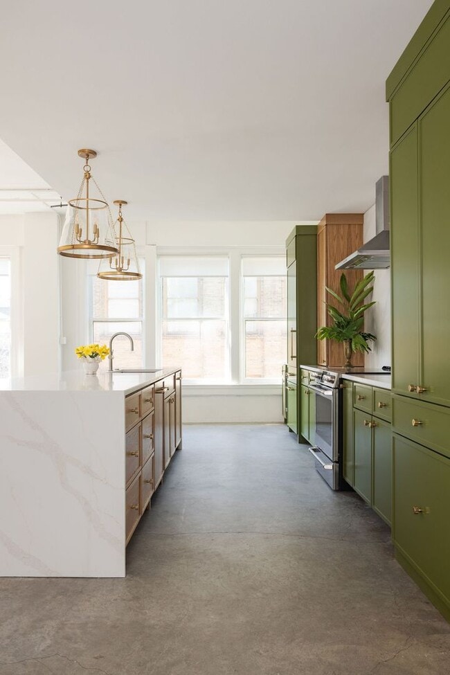 Photo - Gorgeous 2BD/2BA Downtown/CBD With Parking