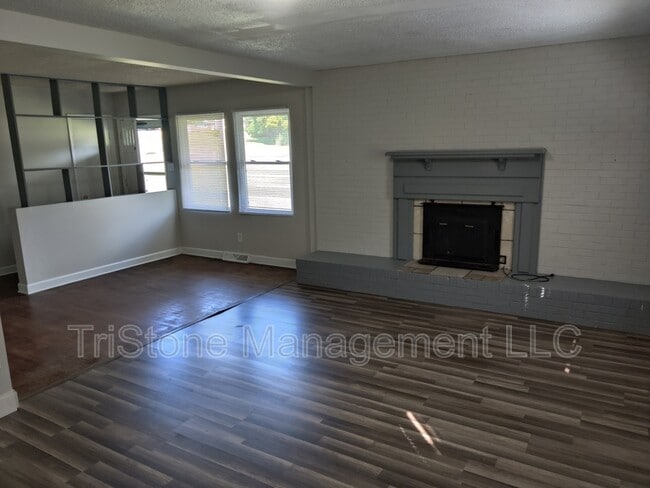 Photo - 6820 Flintrock Rd
