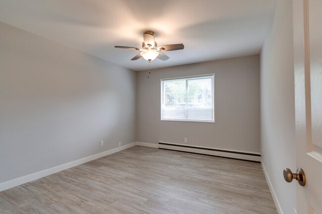 Arbor - Arbor Arms Apartments