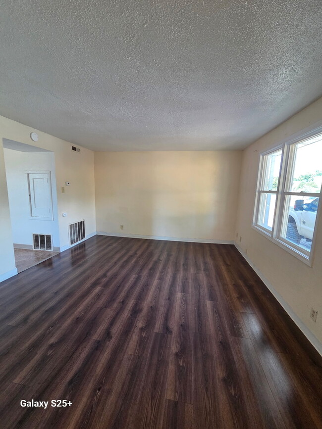 Photo - 1413 NW Despain Ave