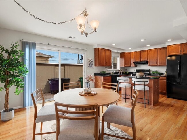 Photo - 9264 Mansfield Ave